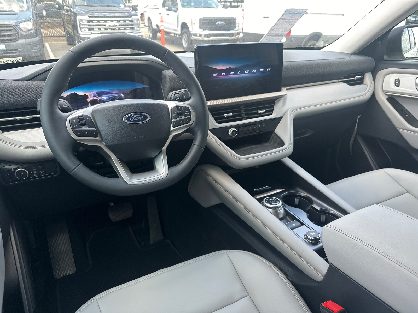 2025 Ford Explorer Active 23