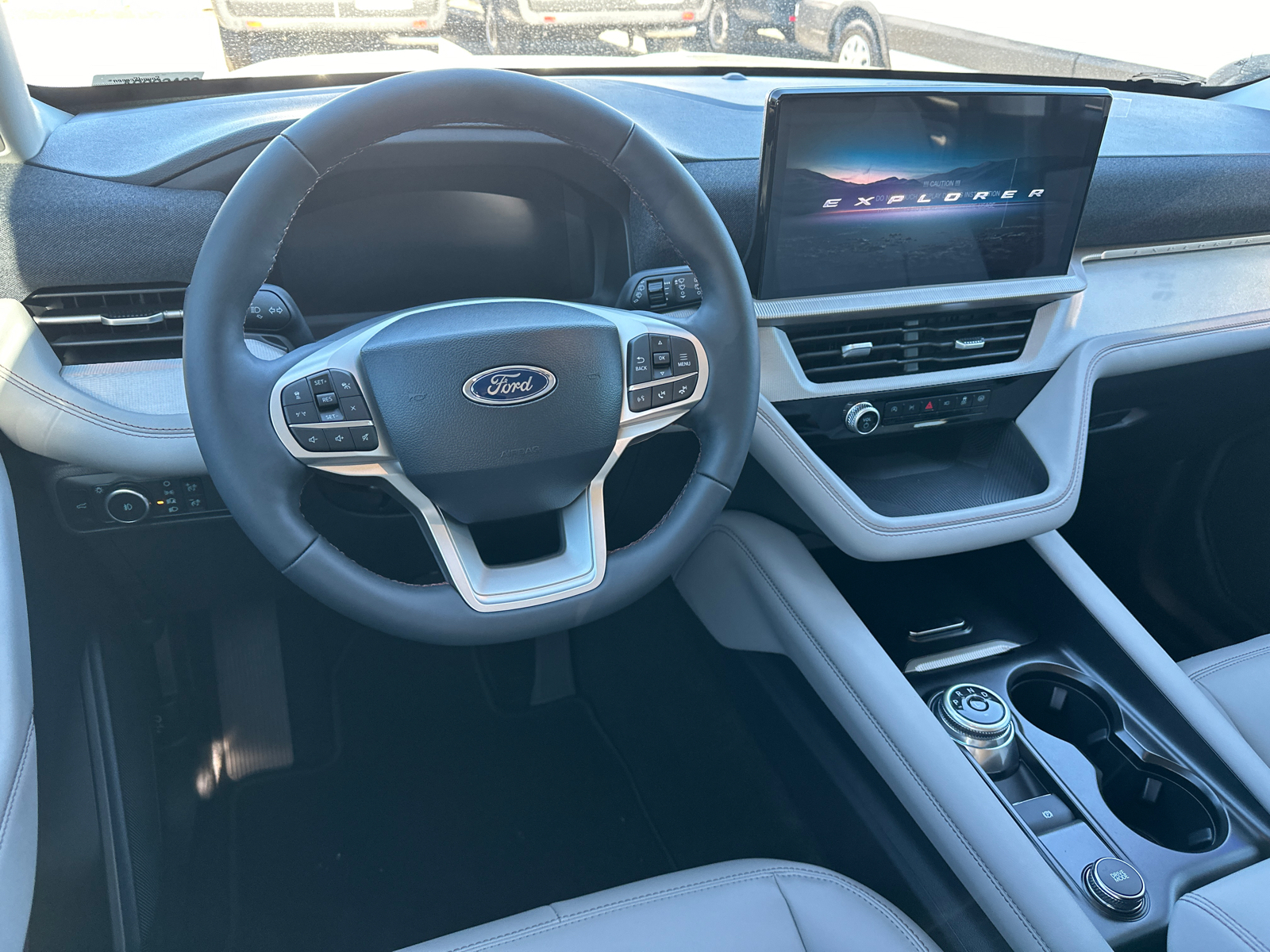 2025 Ford Explorer Active 23