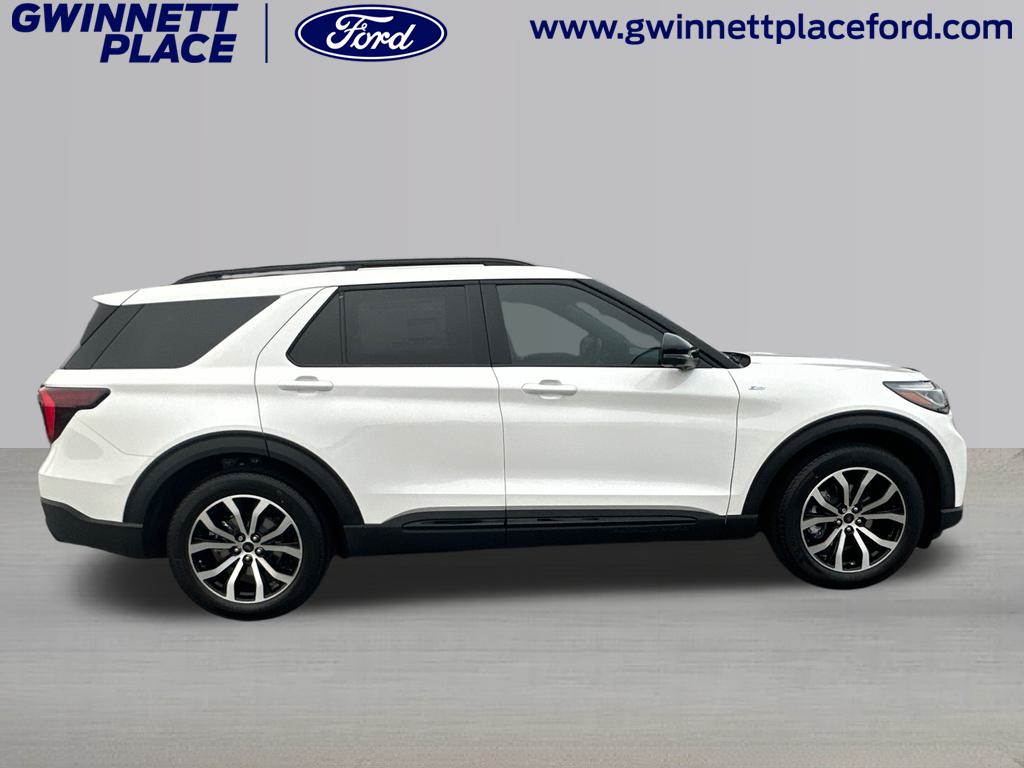 2025 Ford Explorer ST-Line 4