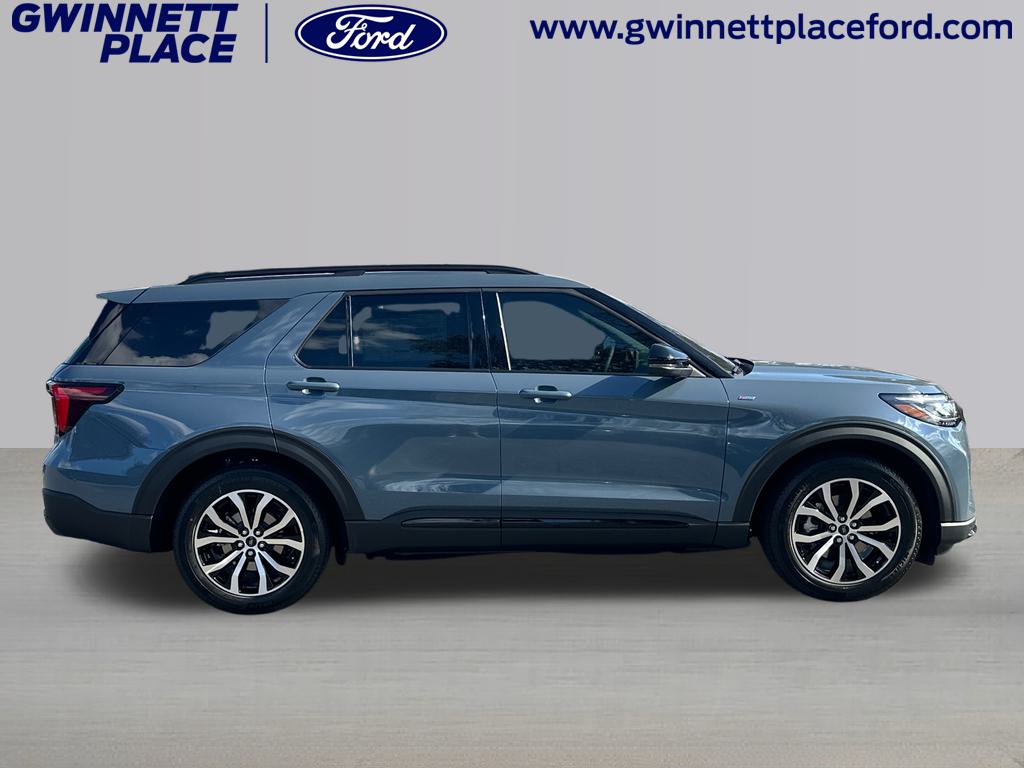 2025 Ford Explorer ST-Line 4