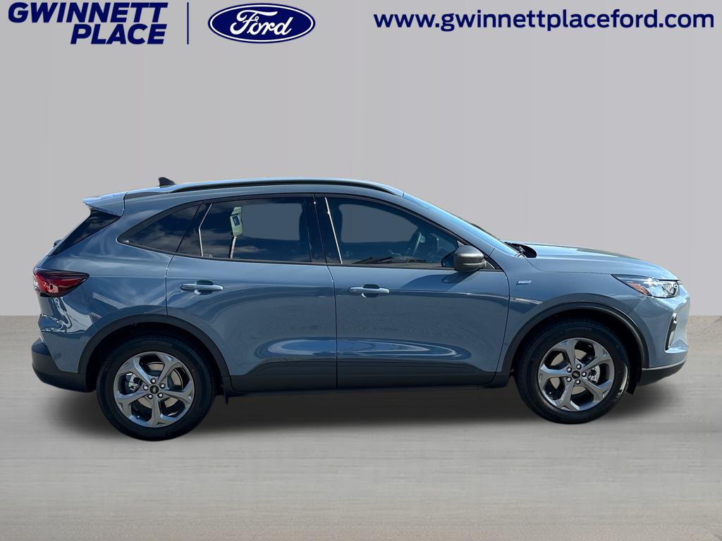 2025 Ford Escape ST-Line 4