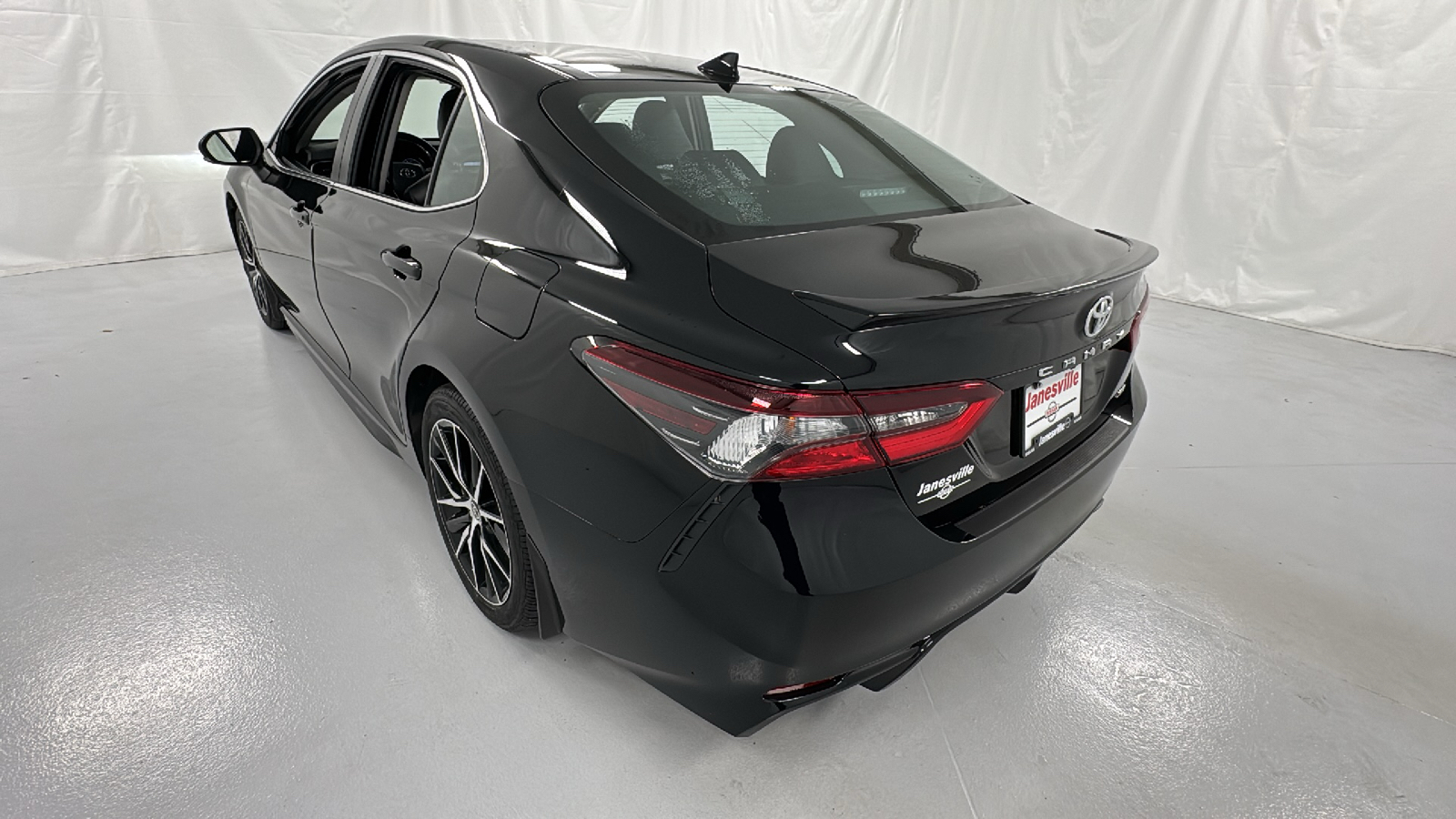 2023 Toyota Camry SE 5