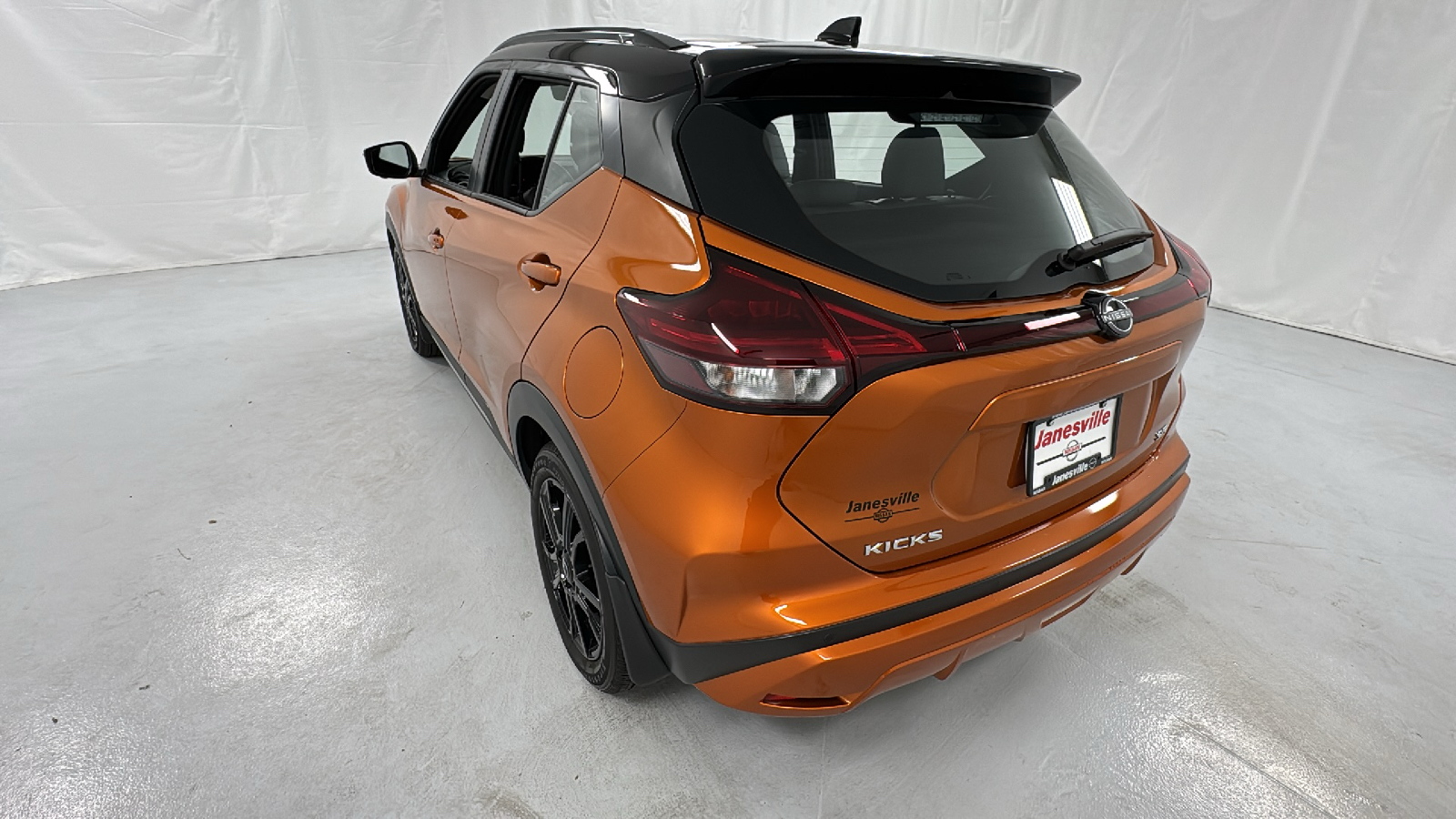 2024 Nissan Kicks SR 5