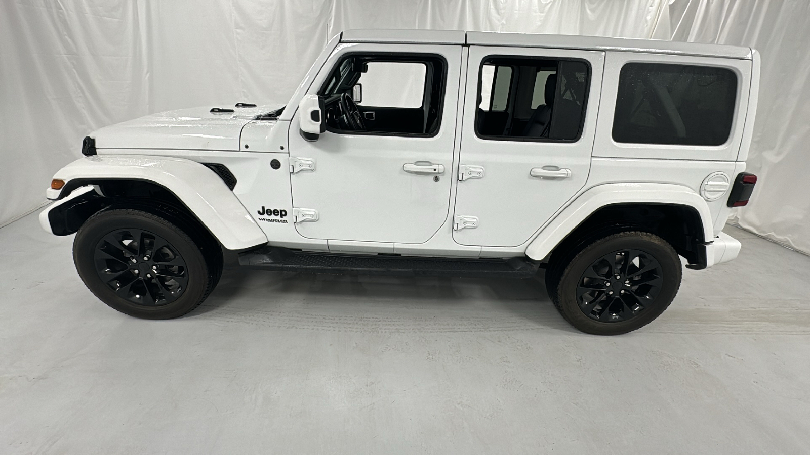 2021 Jeep Wrangler Unlimited Sahara High Altitude 6