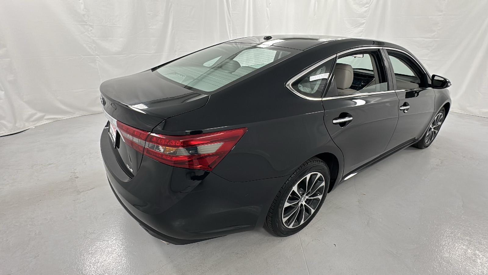 2016 Toyota Avalon XLE 3