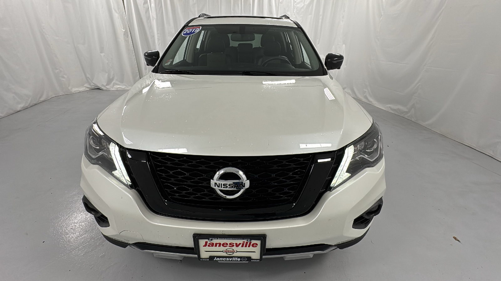 2019 Nissan Pathfinder SL 8