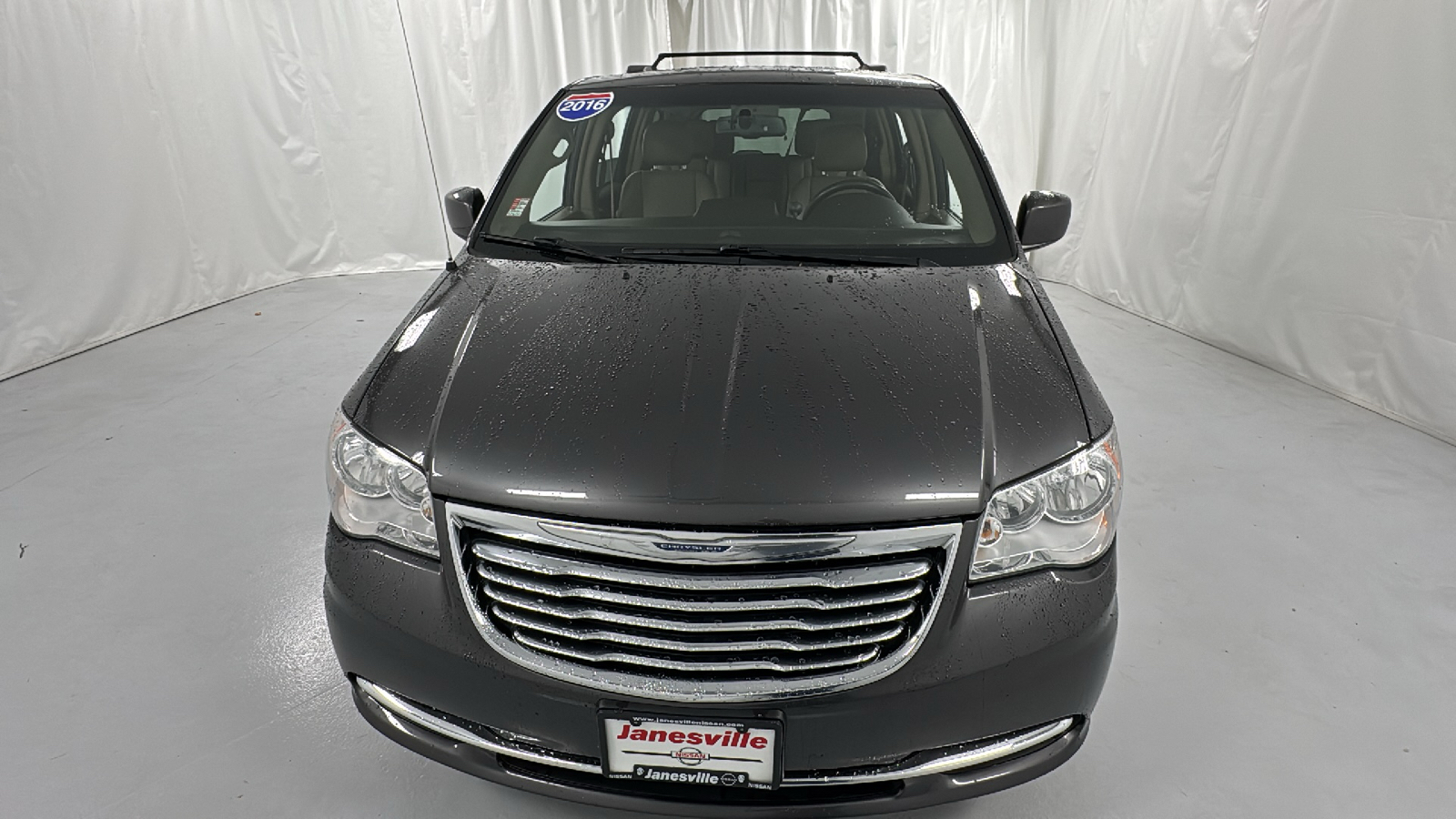 2016 Chrysler Town & Country Touring 8