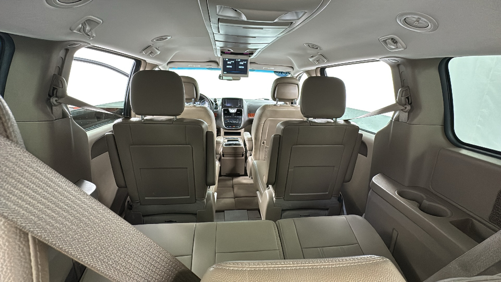 2016 Chrysler Town & Country Touring 19