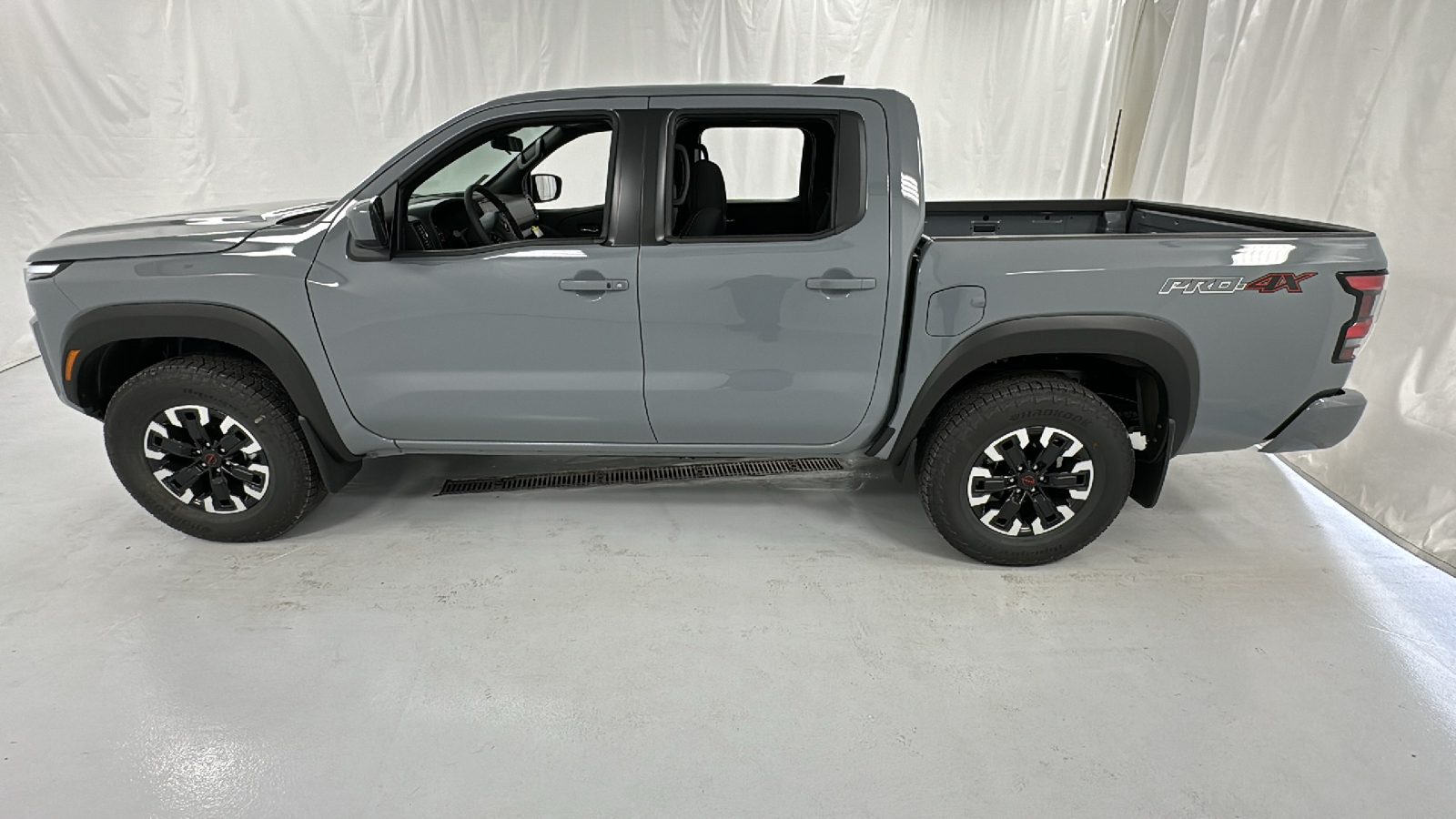 2024 Nissan Frontier PRO-4X 6