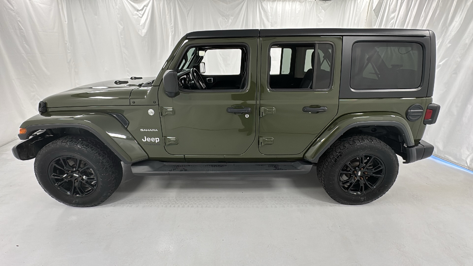 2021 Jeep Wrangler Unlimited Sahara 6