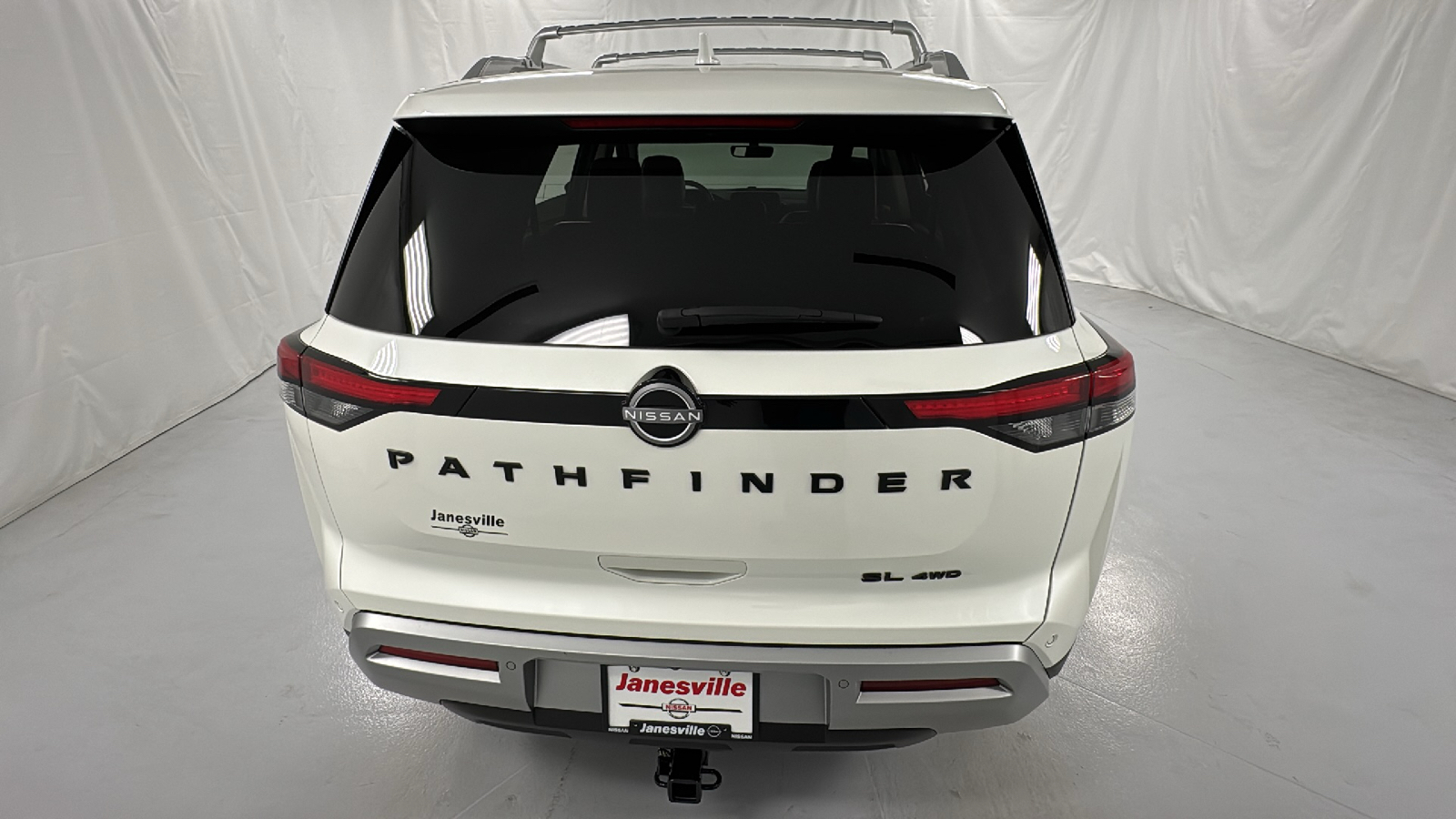 2023 Nissan Pathfinder SL 4