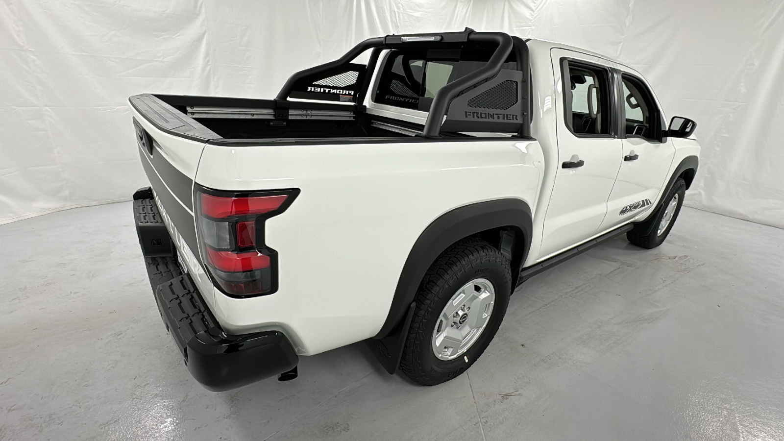 2024 Nissan Frontier SV 3