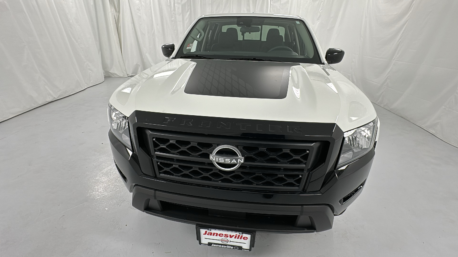 2024 Nissan Frontier SV 8