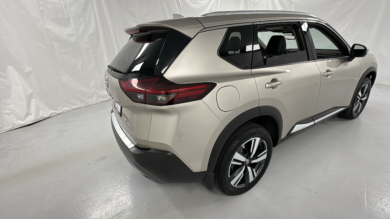 2021 Nissan Rogue SL 3