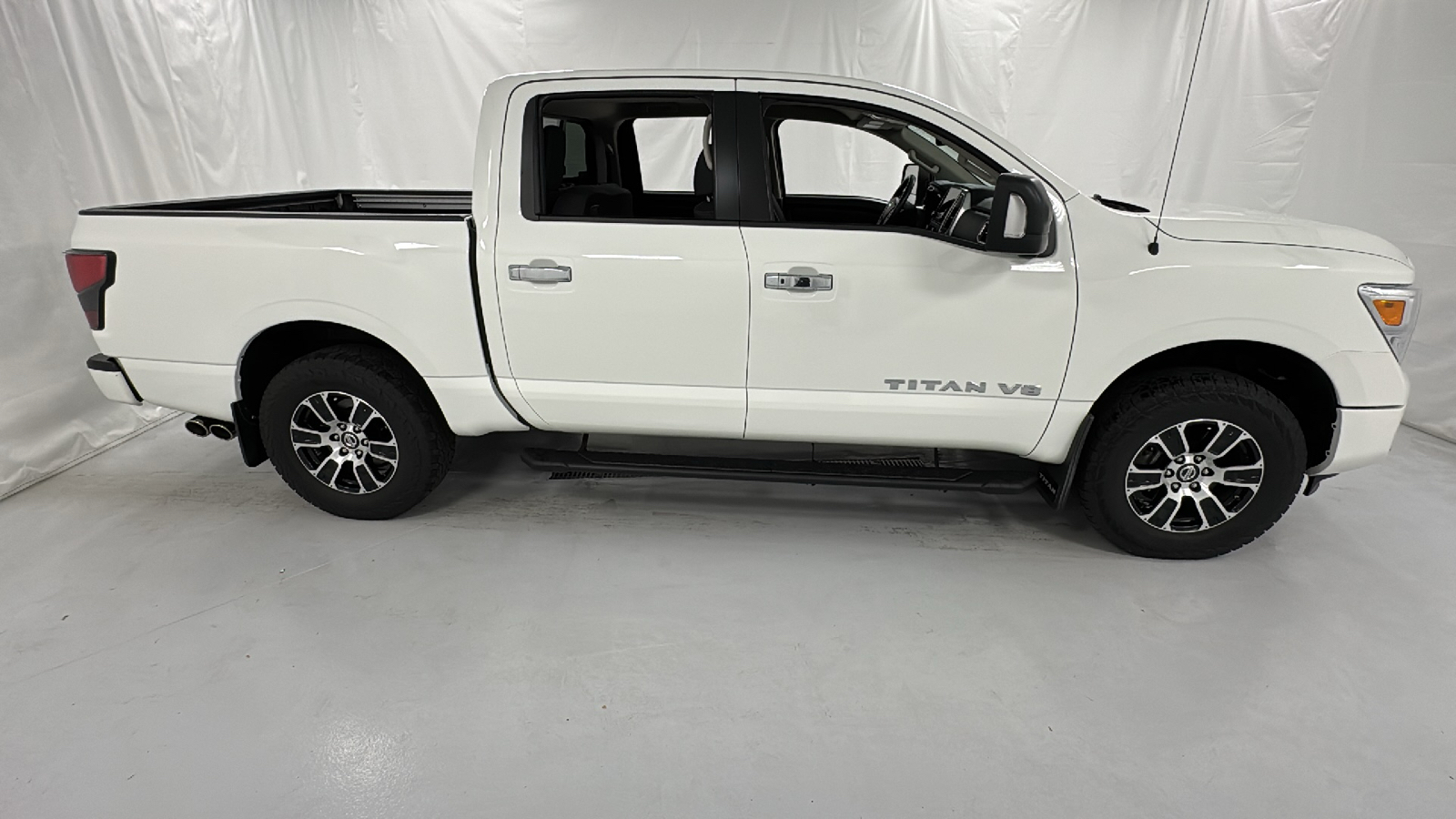 2020 Nissan Titan SV 2