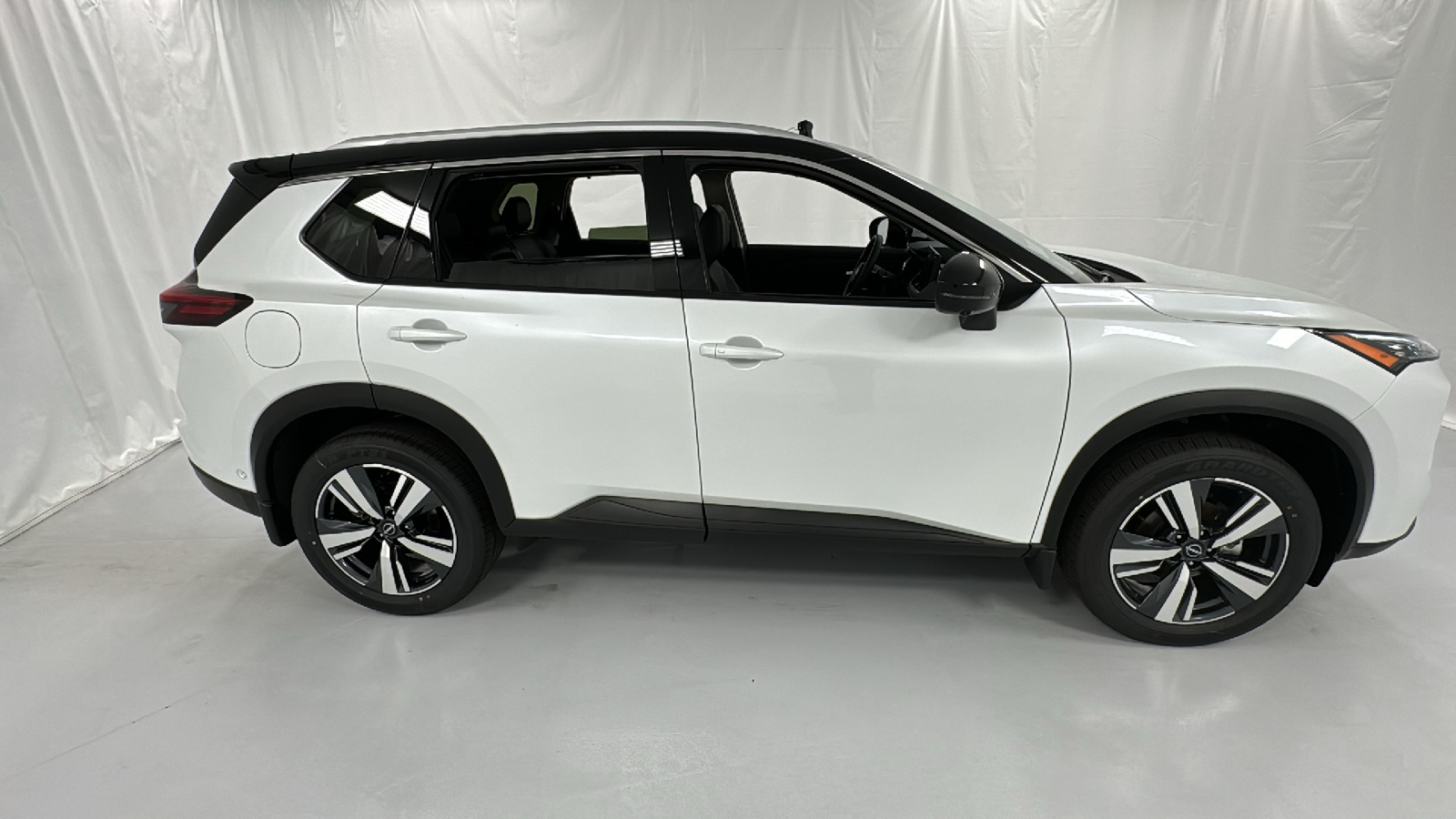 2024 Nissan Rogue SL 2