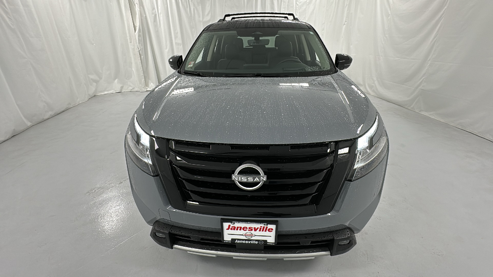 2024 Nissan Pathfinder Platinum 8