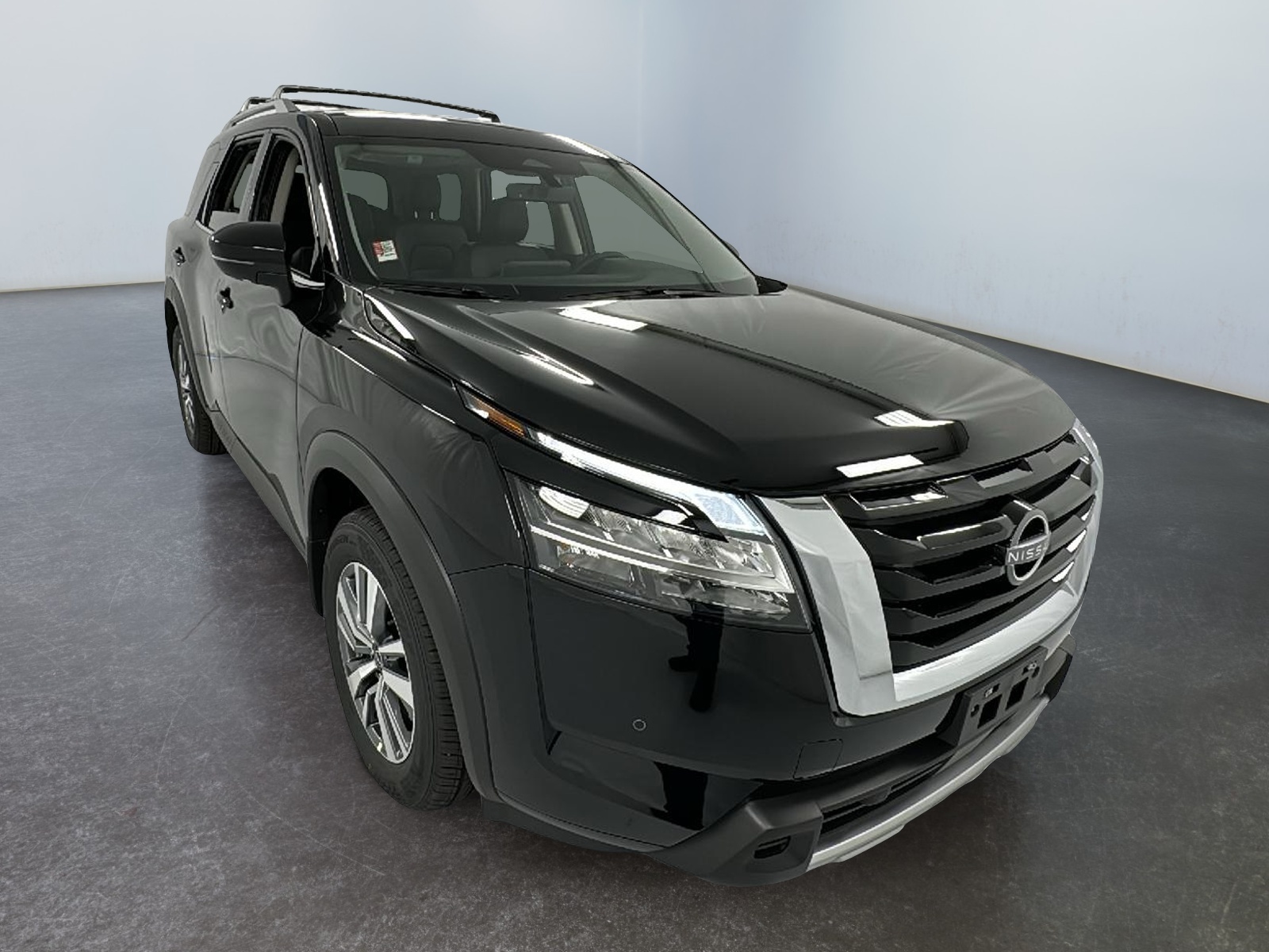 2024 Nissan Pathfinder SL 1