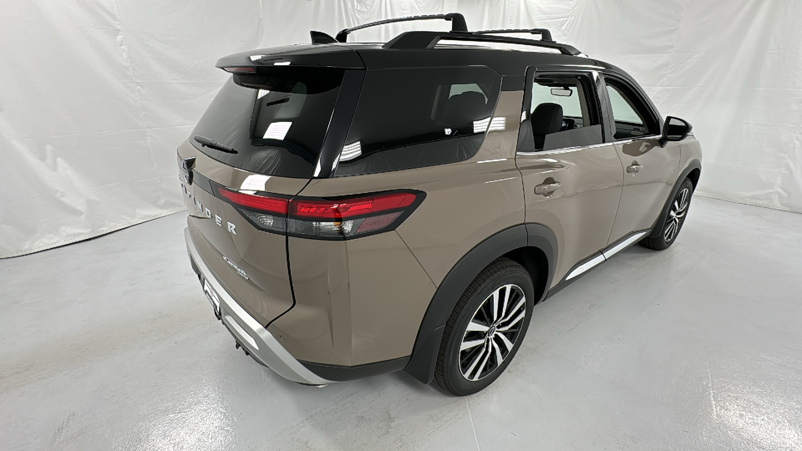 2024 Nissan Pathfinder Platinum 3