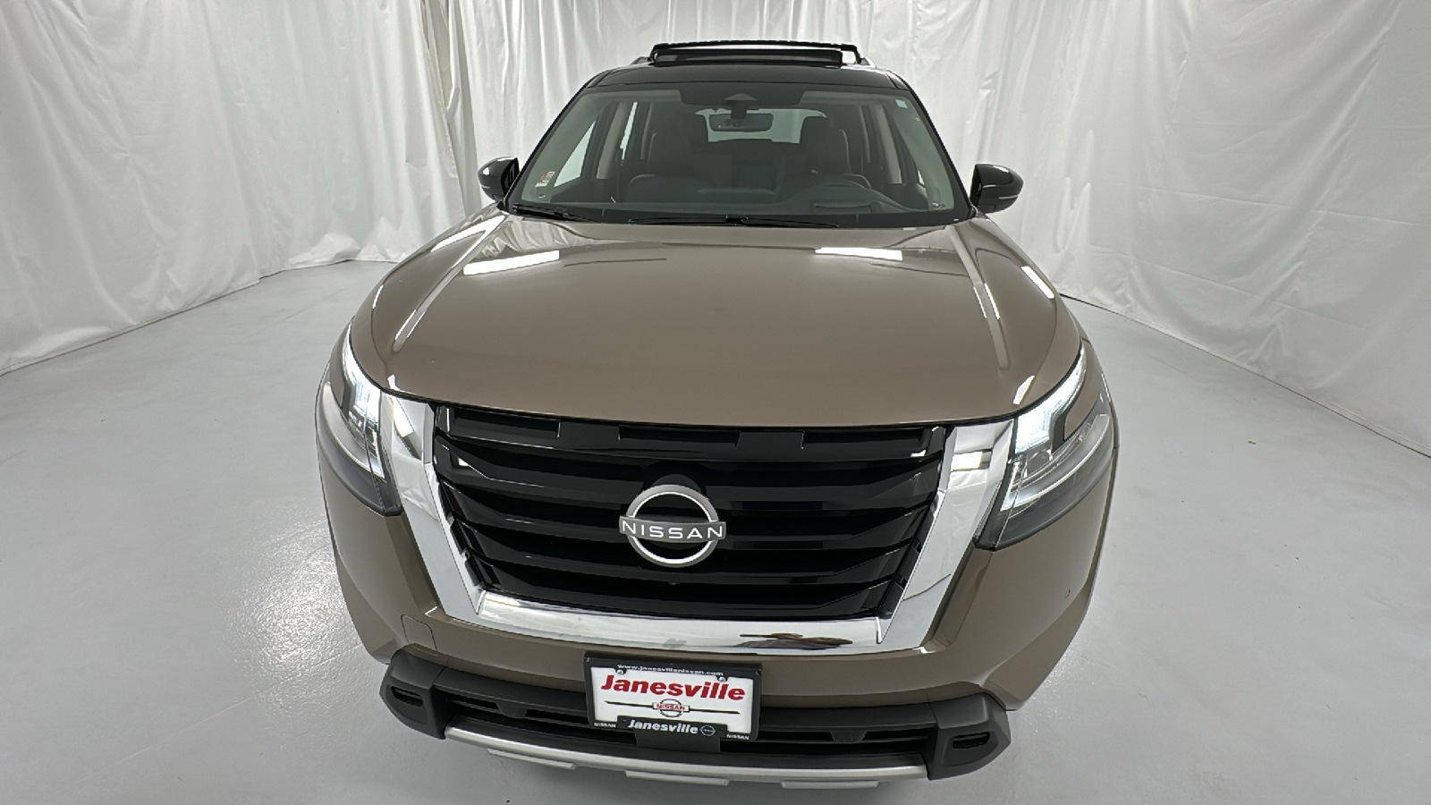 2024 Nissan Pathfinder Platinum 8