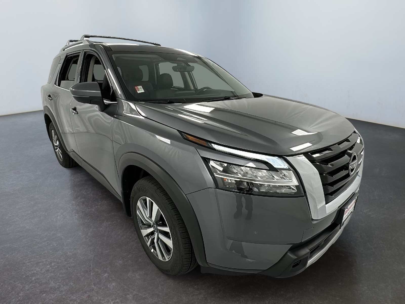 2024 Nissan Pathfinder SL 1