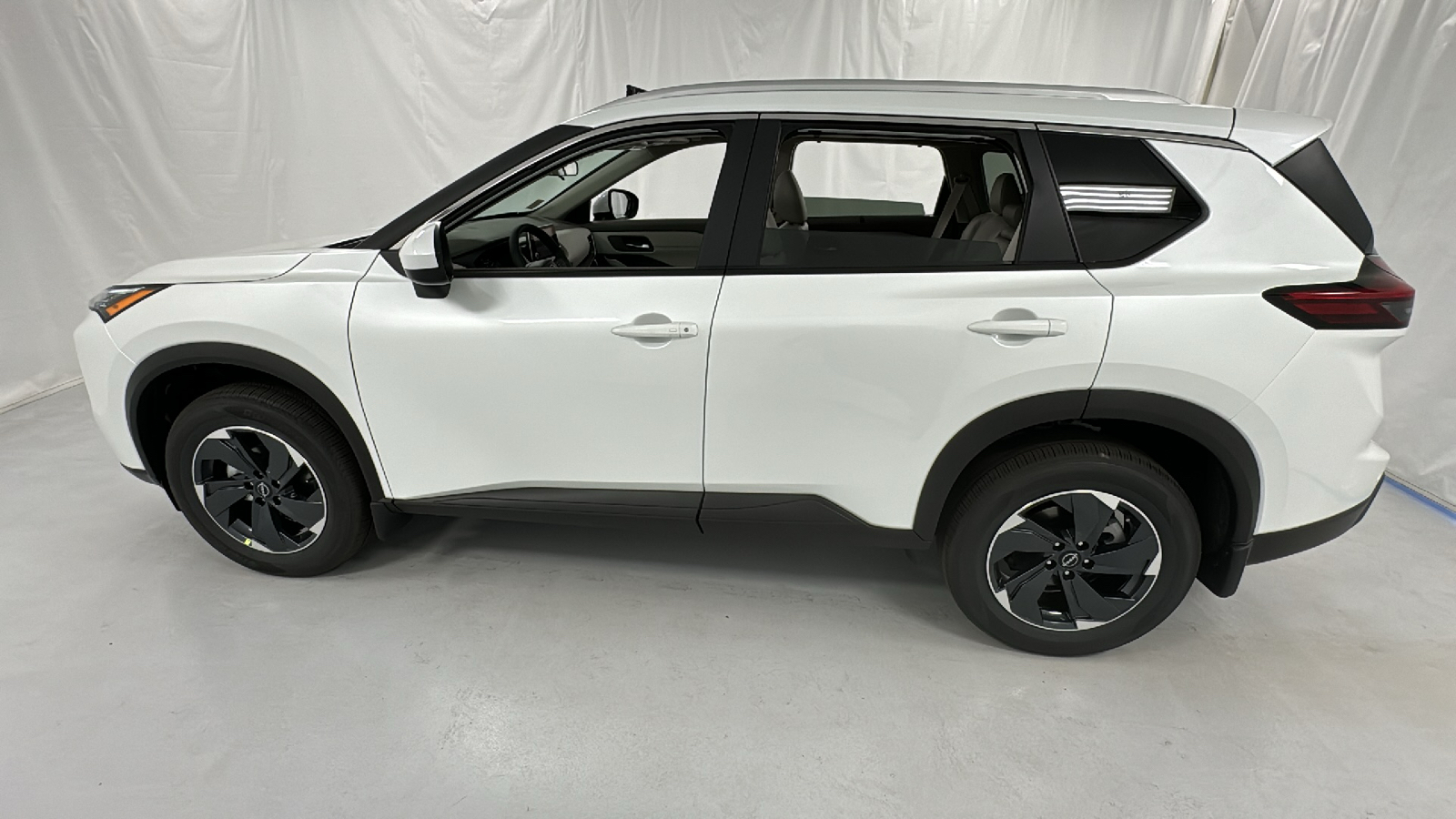 2025 Nissan Rogue SV 6