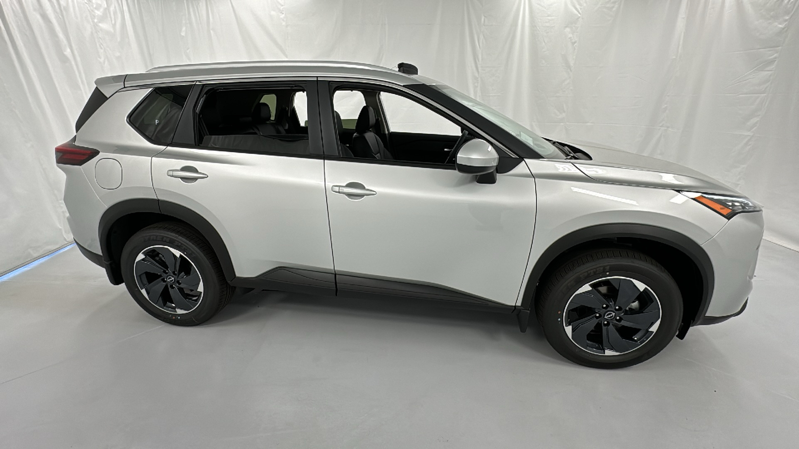 2024 Nissan Rogue SV 2