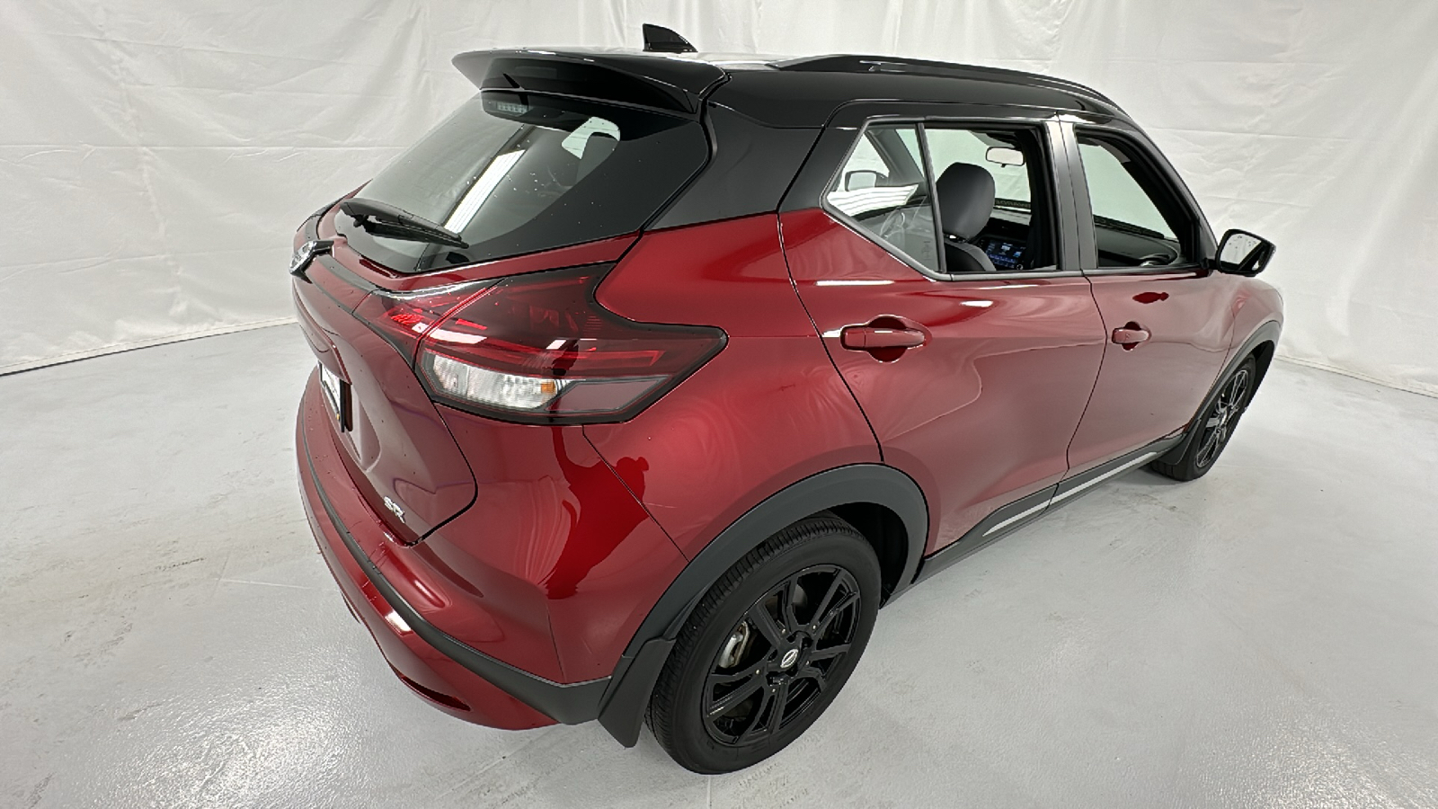 2021 Nissan Kicks SR 3