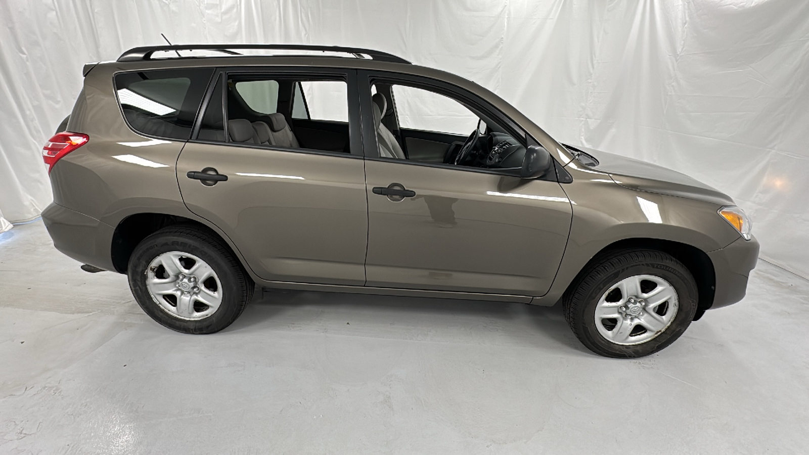 2009 Toyota RAV4 Base 2