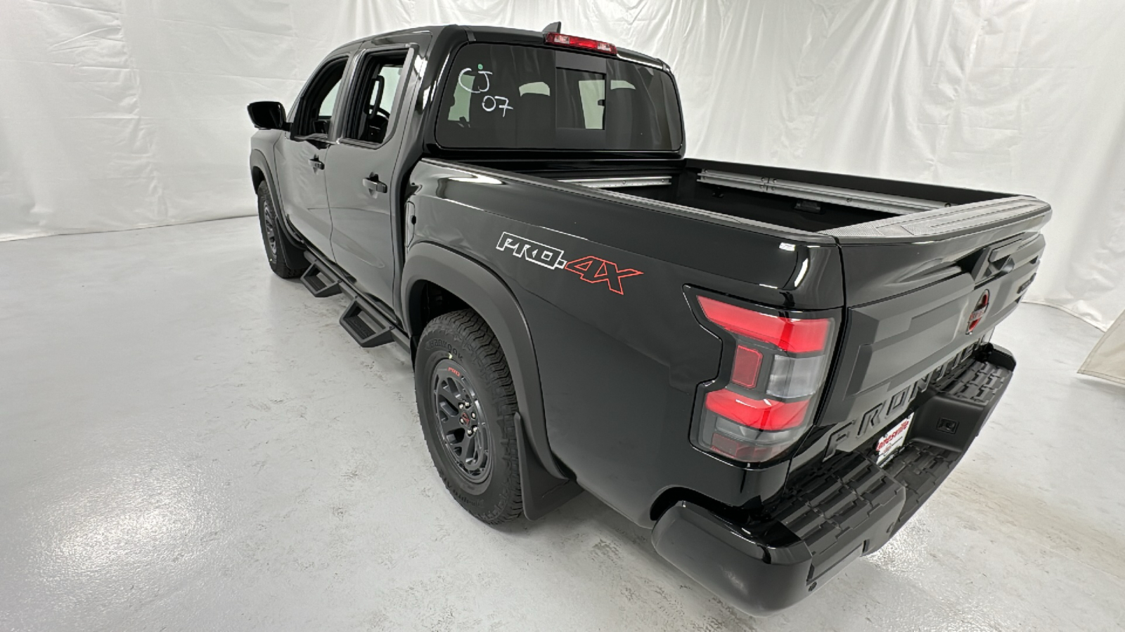 2025 Nissan Frontier PRO-4X 5