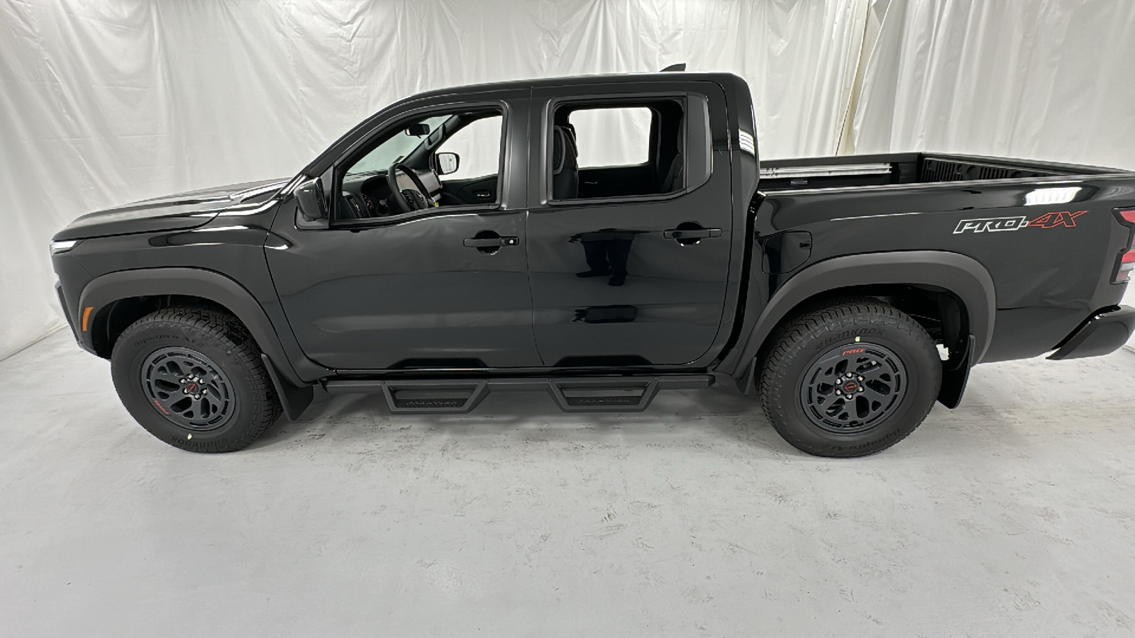 2025 Nissan Frontier PRO-4X 6