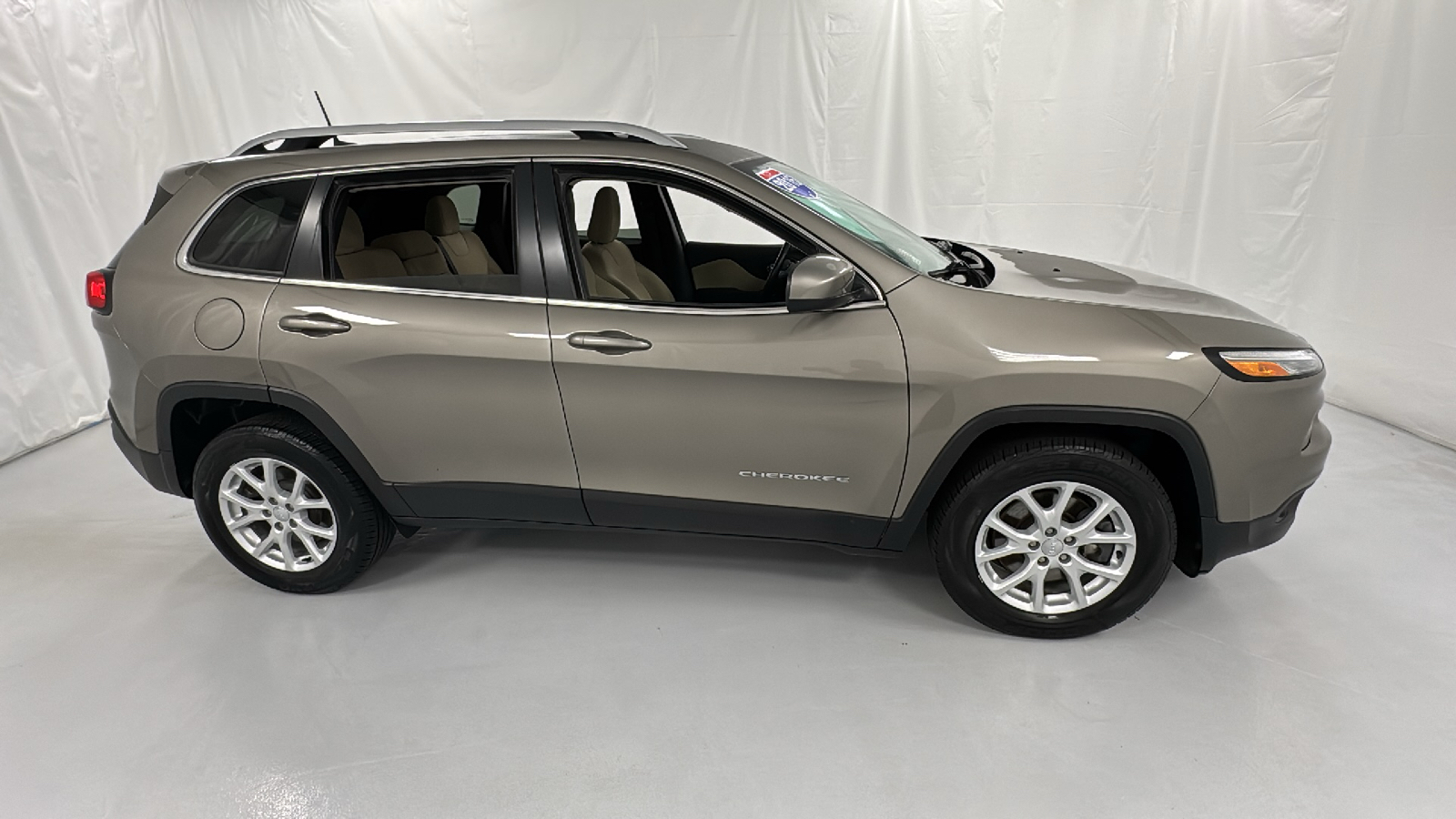 2016 Jeep Cherokee Latitude 2