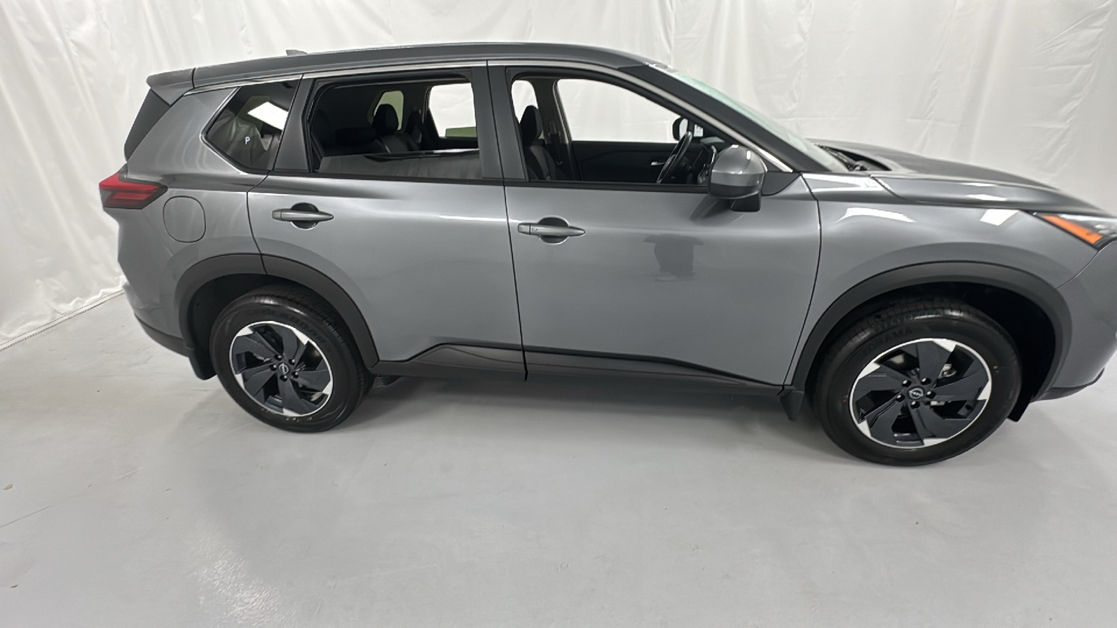 2024 Nissan Rogue SV 2