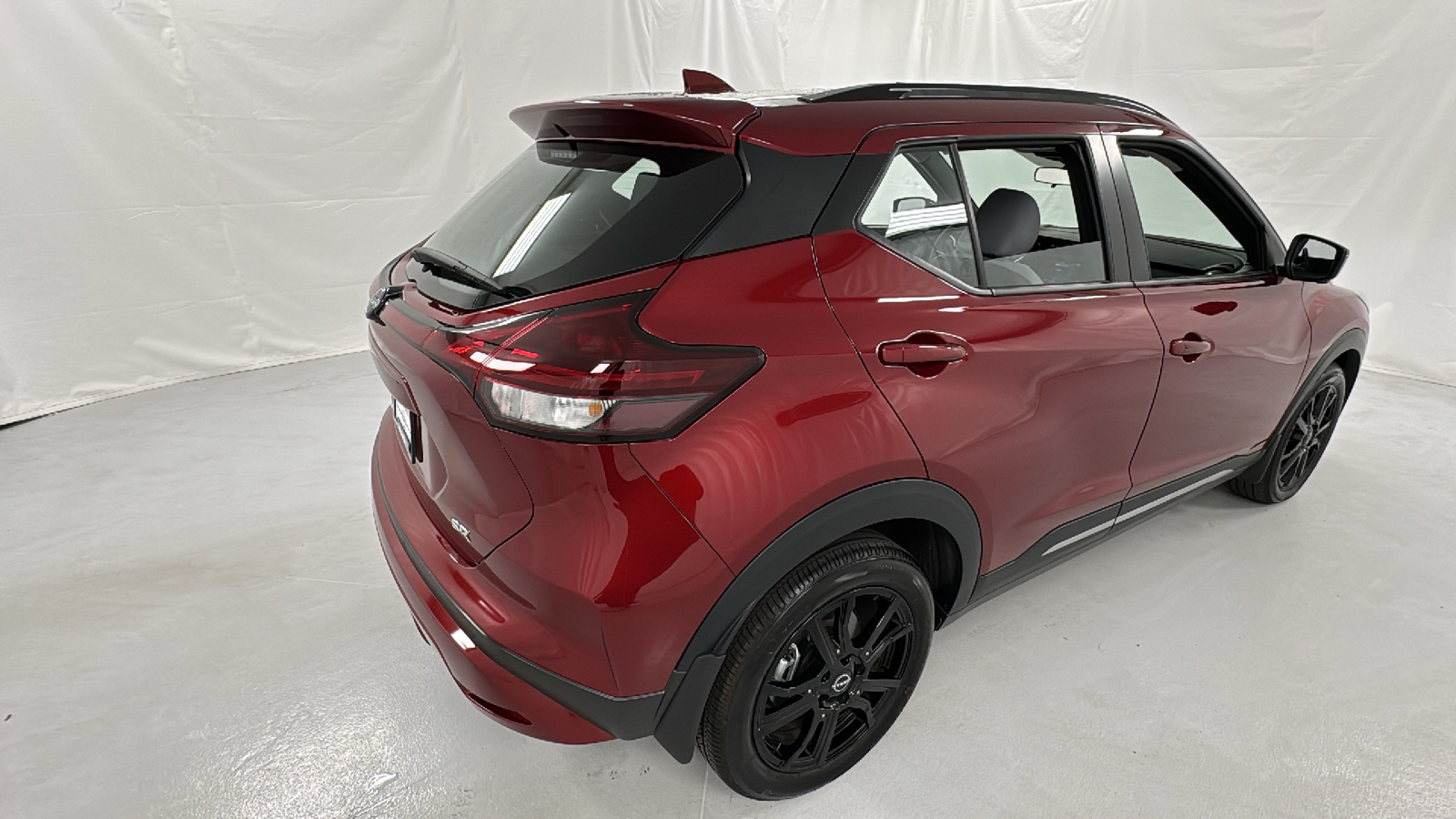 2024 Nissan Kicks SR 3