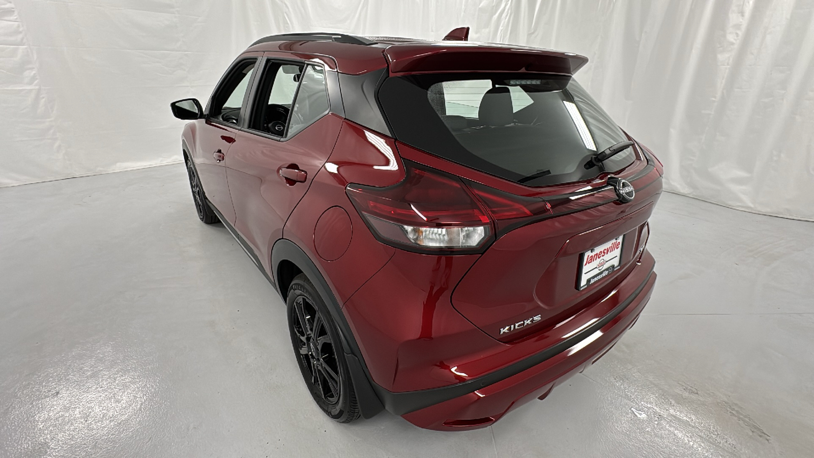 2024 Nissan Kicks SR 5