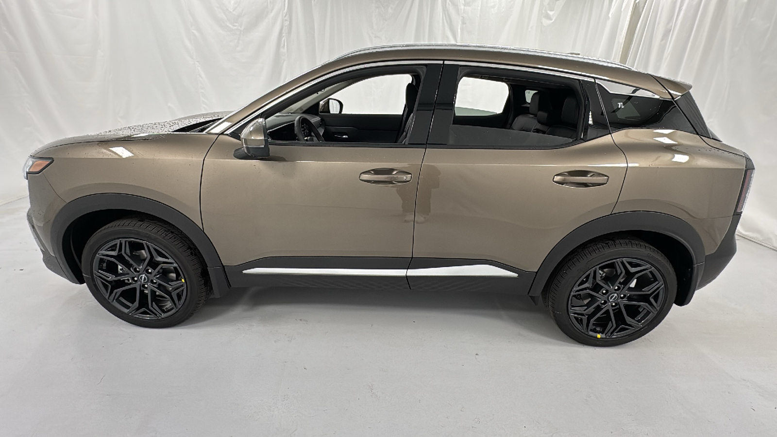 2025 Nissan Kicks SR 6