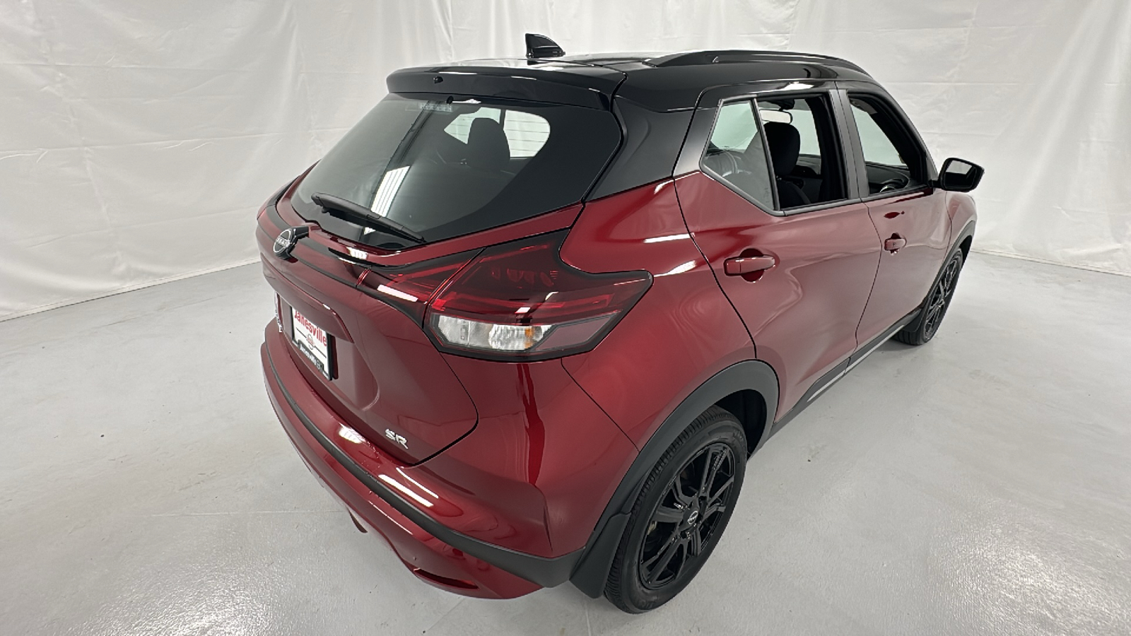 2023 Nissan Kicks SR 3