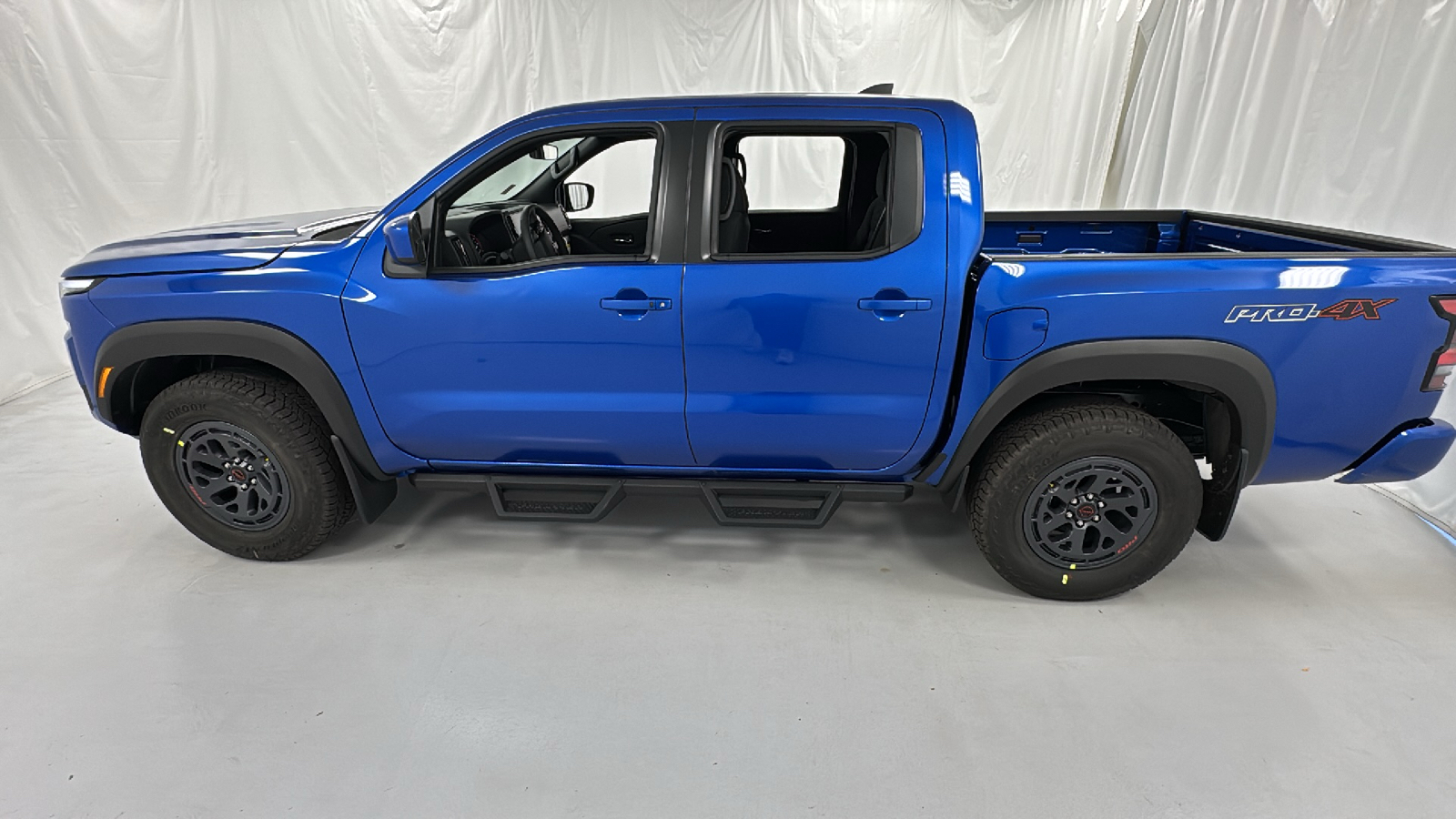 2025 Nissan Frontier PRO-4X 6