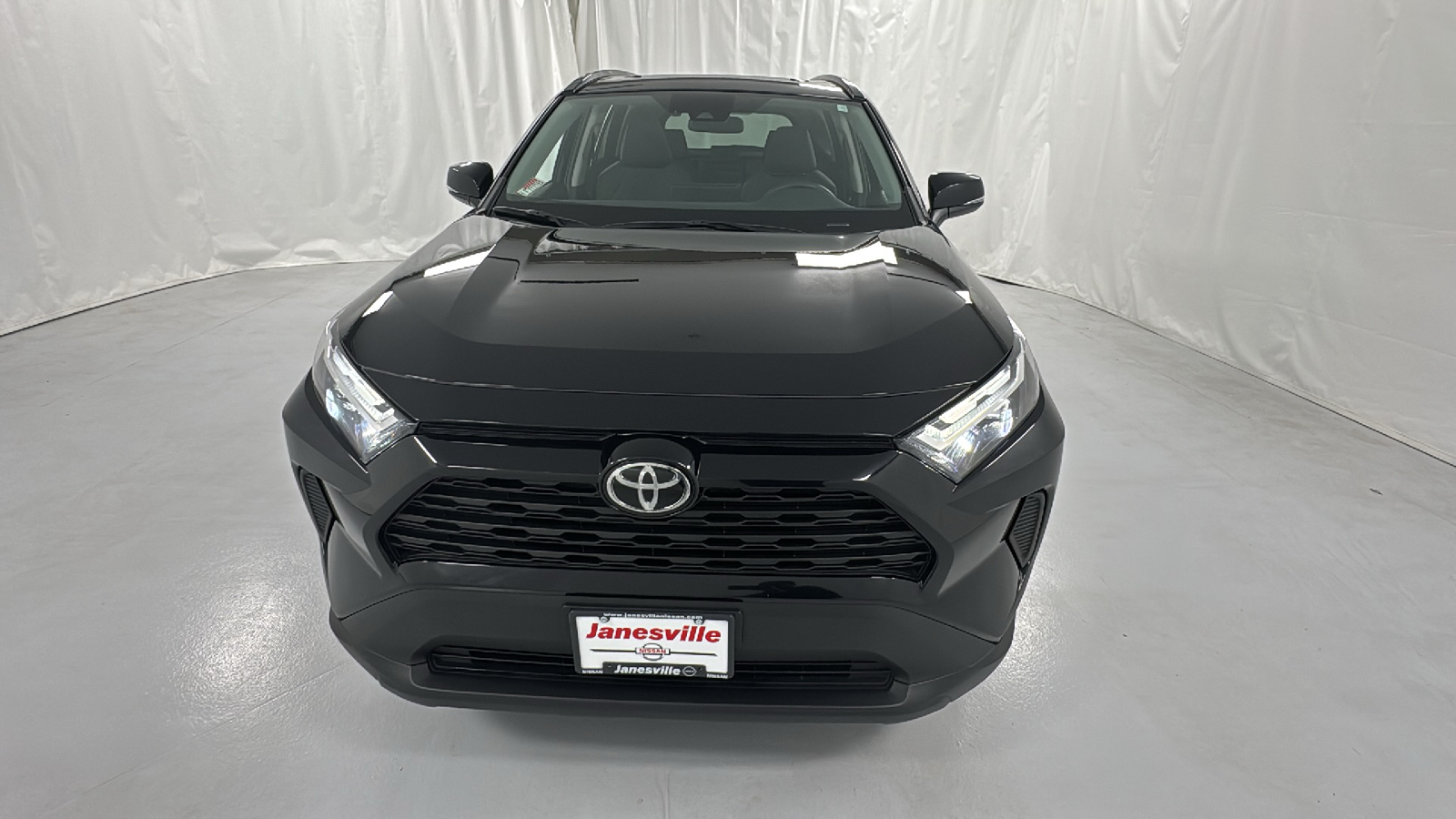 2023 Toyota RAV4 XLE 8