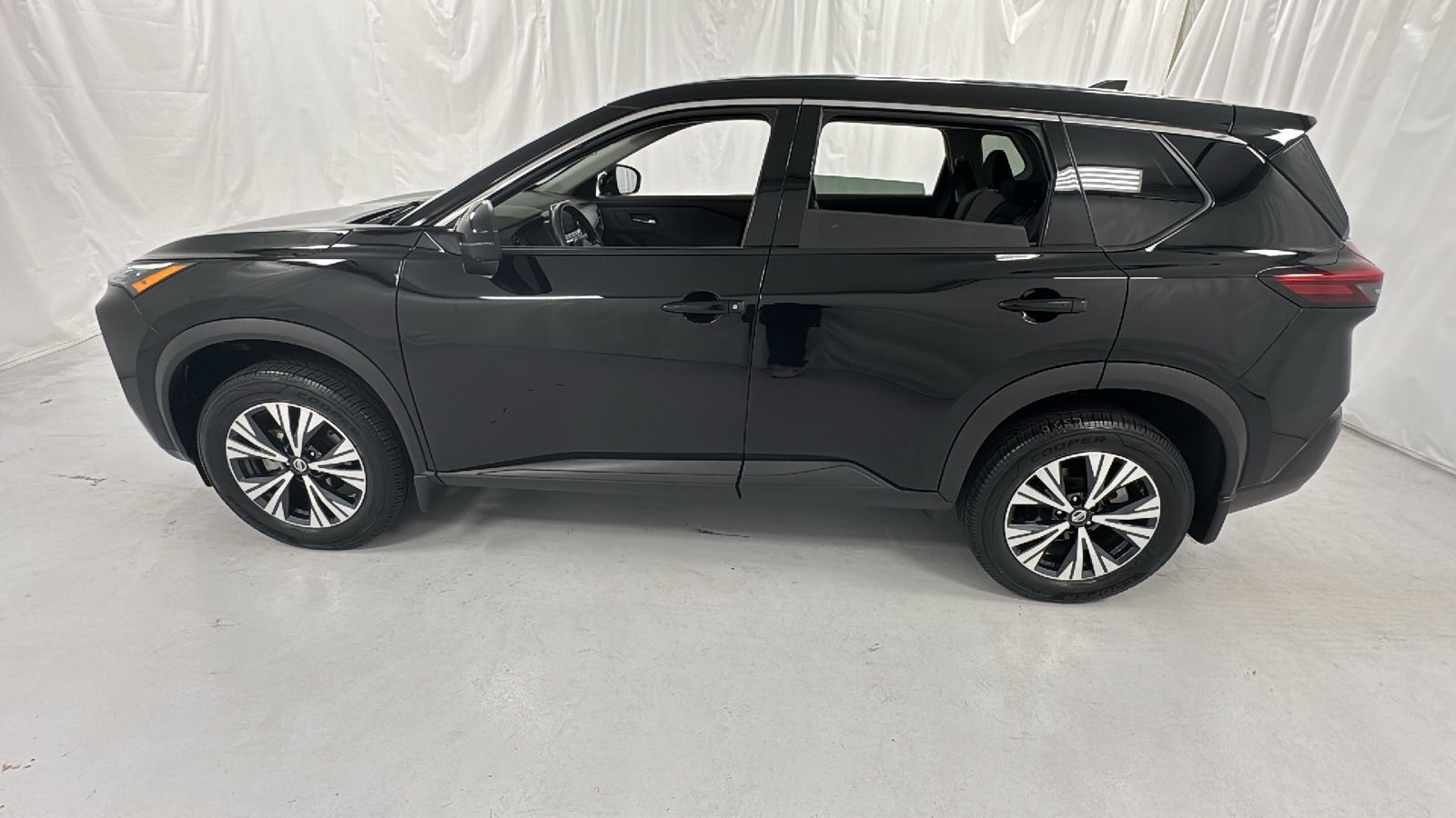 2021 Nissan Rogue SV 6