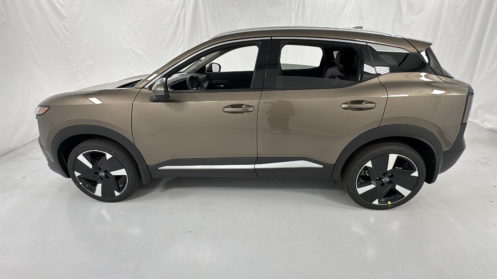 2025 Nissan Kicks SR 6