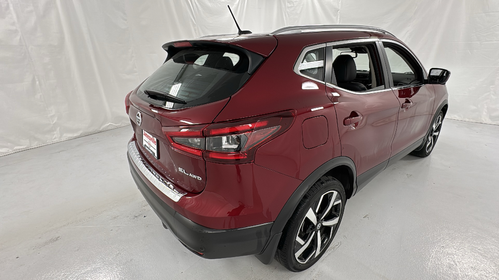 2021 Nissan Rogue Sport SL 3