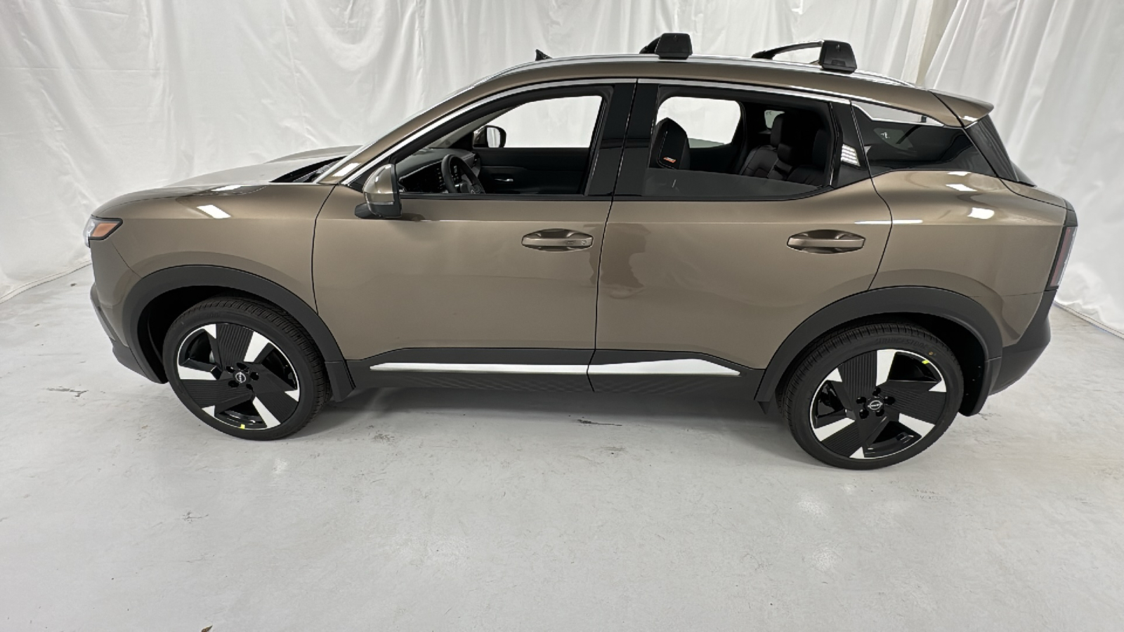 2025 Nissan Kicks SR 6