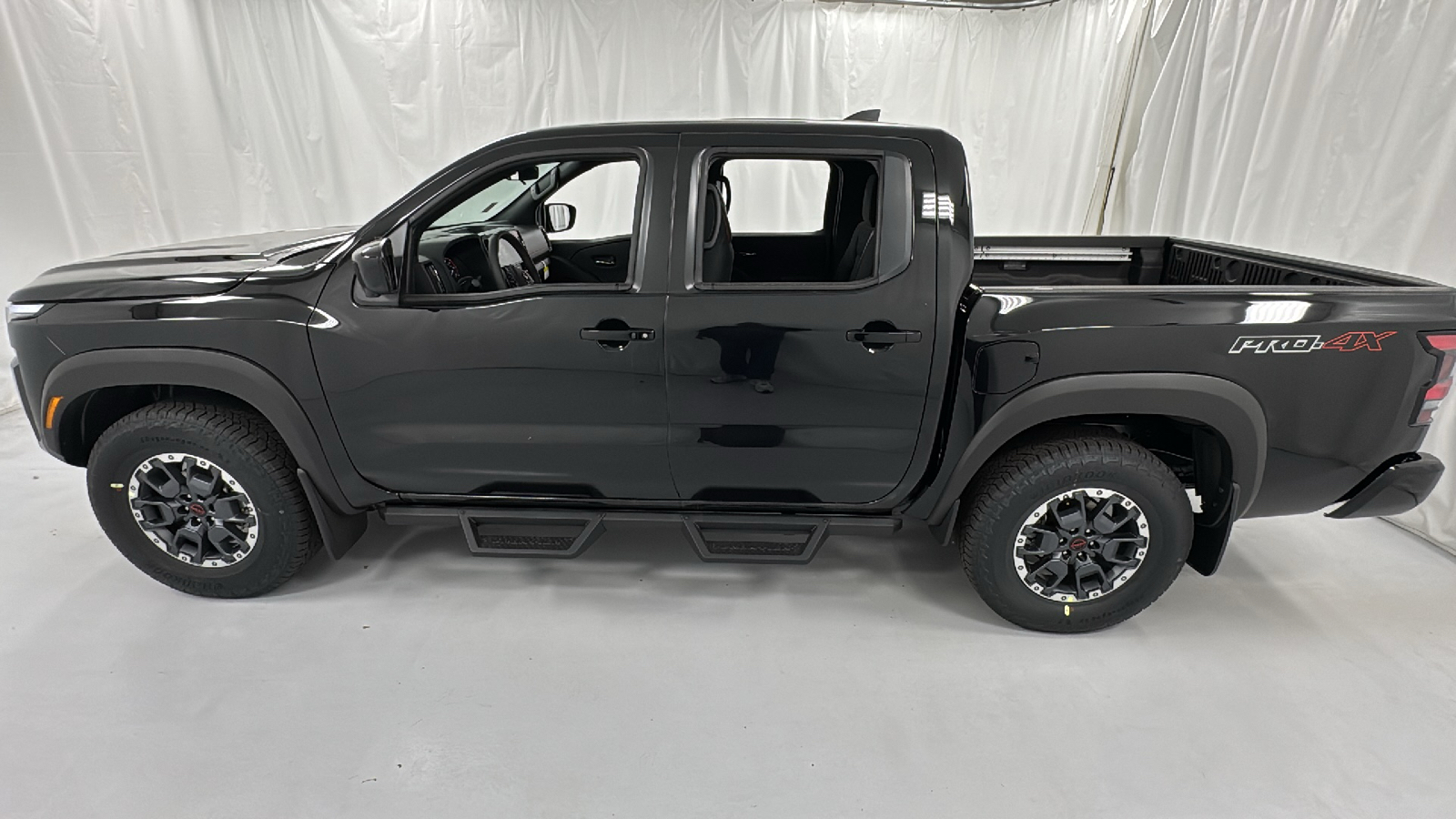 2025 Nissan Frontier PRO-4X 6