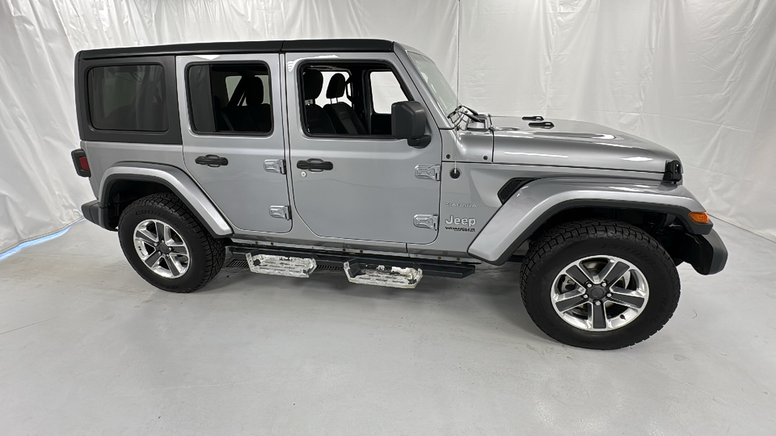 2020 Jeep Wrangler Unlimited Sahara 2