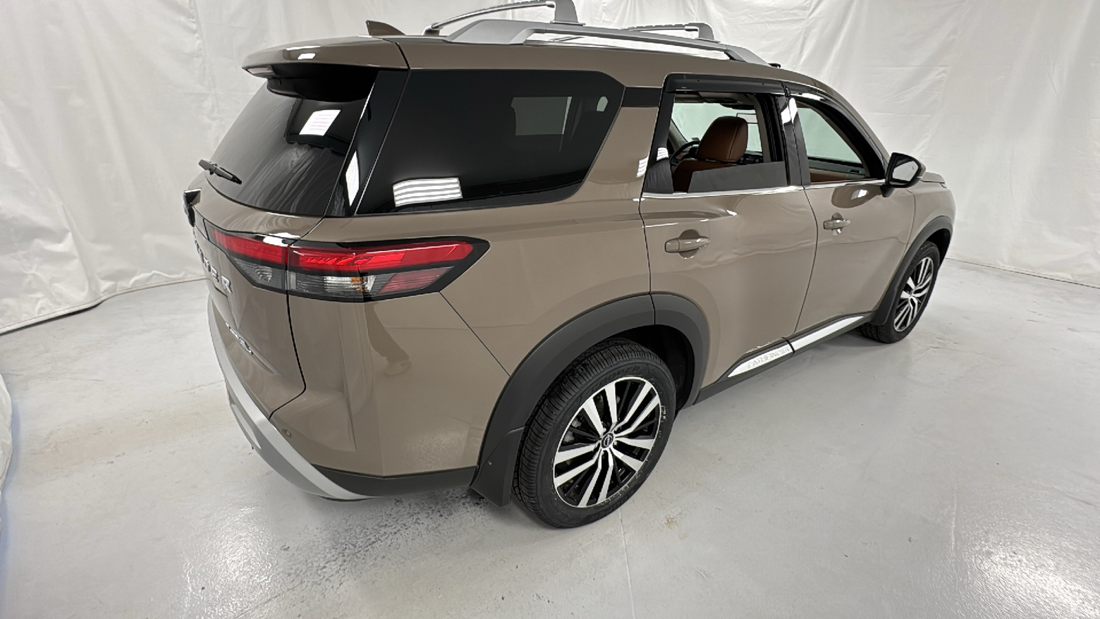 2023 Nissan Pathfinder Platinum 3