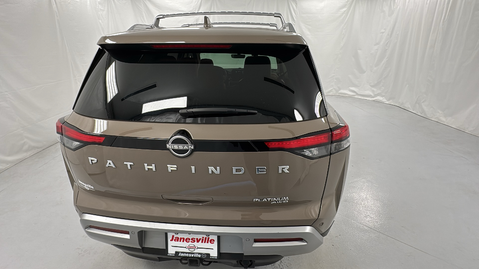 2023 Nissan Pathfinder Platinum 4