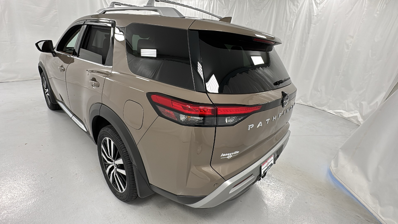 2023 Nissan Pathfinder Platinum 5