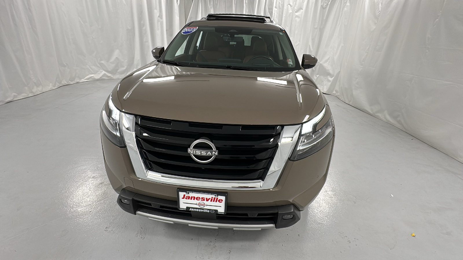 2023 Nissan Pathfinder Platinum 8