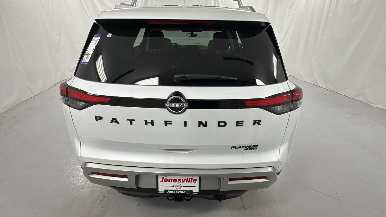 2025 Nissan Pathfinder Platinum 4